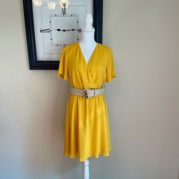 GIBSON LATIMER Short Sleeve Belted Mustard Dress - Picture 2 of 3